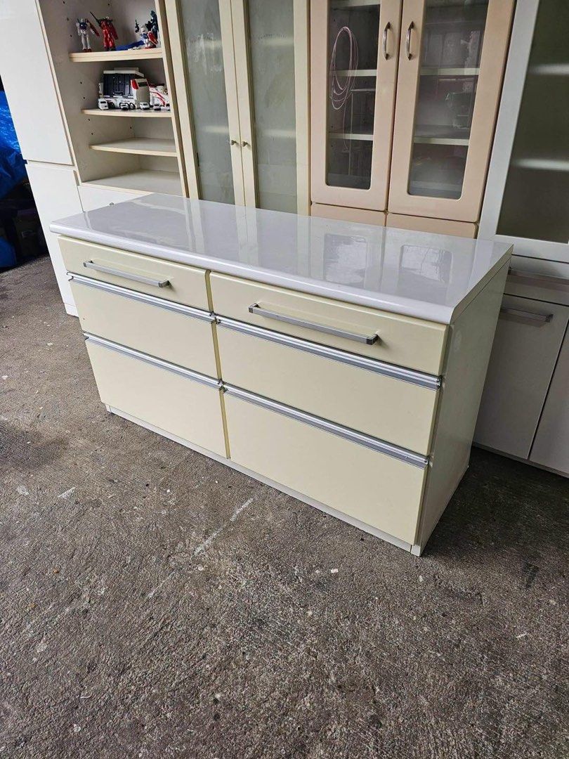 Lateral Drawers (Category: Shelves, Cabinets & Racks) located in Quezon City. Submitted by ledamadel (Listing ID 1459768123, Image 3). Description: Lateral Drawers (Flat White) ✔L-55.5 H-32 W-20 inches 📏 ✔️6 Drawers 🗄 ✔Laminated 🔖 ✔️Compress & Mdf Back! 💢 ✔Scratches As-is! 👌 Location: 40 Aplaya St Napocor Vill. Tandang Sora Quezon City. For inquiry please Pm us or Call. 09066885859 Please like our page thanks! 👇👇👇👇 KMA O’shop #japansurpl