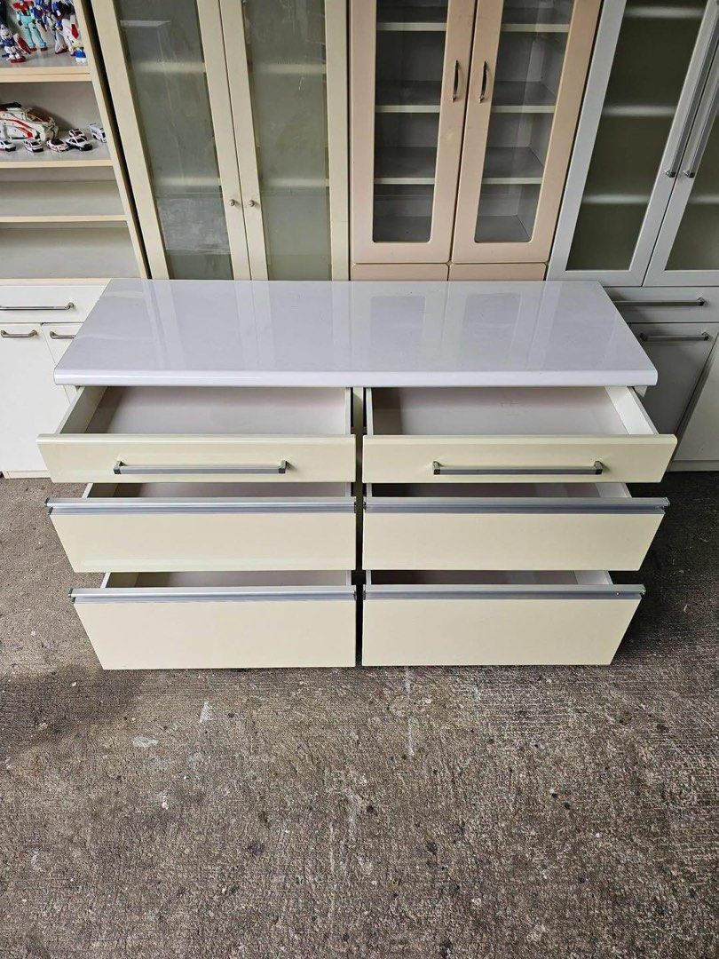 Lateral Drawers (Category: Shelves, Cabinets & Racks) located in Quezon City. Submitted by ledamadel (Listing ID 1459768123, Image 2). Description: Lateral Drawers (Flat White) ✔L-55.5 H-32 W-20 inches 📏 ✔️6 Drawers 🗄 ✔Laminated 🔖 ✔️Compress & Mdf Back! 💢 ✔Scratches As-is! 👌 Location: 40 Aplaya St Napocor Vill. Tandang Sora Quezon City. For inquiry please Pm us or Call. 09066885859 Please like our page thanks! 👇👇👇👇 KMA O’shop #japansurpl