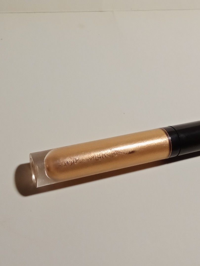 Laura Mercier' Caviar Chrome Eyeshadow (Category: Makeup) located in Silang. Submitted by clementinelovestodeclutter (Listing ID 1459847305, Image 1). Description: Auth Laura Mercier's Caviar Chrome Eyeshadow 90% full. Issue: Naputol na yung tip/scoop sa loob 😅.