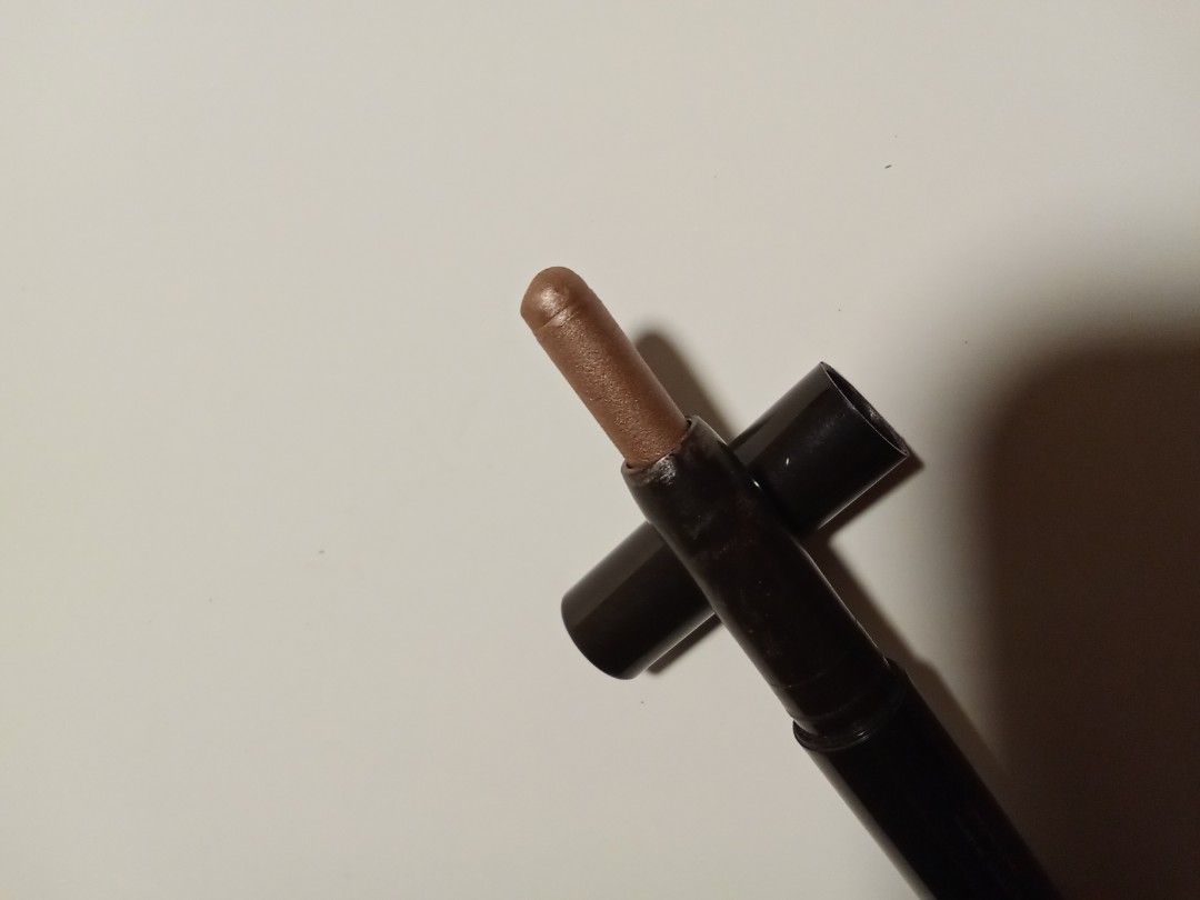 Laura Mercier Caviar Stick Eyeshadow (Category: Makeup) located in Silang. Submitted by clementinelovestodeclutter (Listing ID 1459848184, Image 2). Description: Auth Laura Mercier's Caviar Stick Eyeshadow Shade: Amethyst Used few times. Sagad na yung twist from pics..