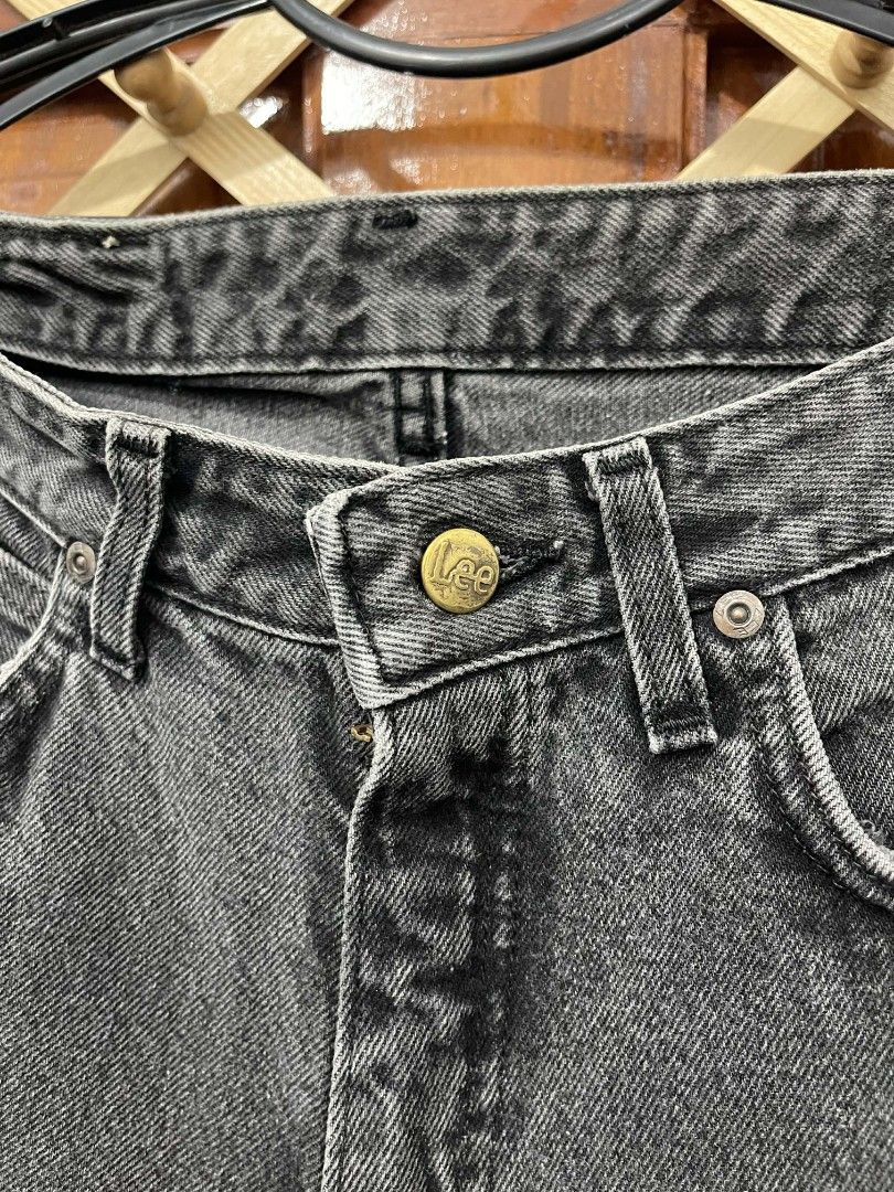 Lee Denim Jeans (Category: Jeans) located in Iloilo. Submitted by kebgab (Listing ID 1459844217, Image 2). Description: Ash black.