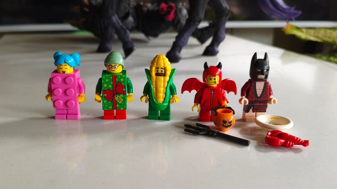 Lego minifigures Set Authentic (Category: Lego & Building Sets) located in Manila. Submitted by benzrocks (Listing ID 1459806537, Image 1). Description: Built only Complete Accessories Meet up Along Marcos Highway Lower Antipolos Shipping Lalamove, JnT Payment Gcash or BPI.