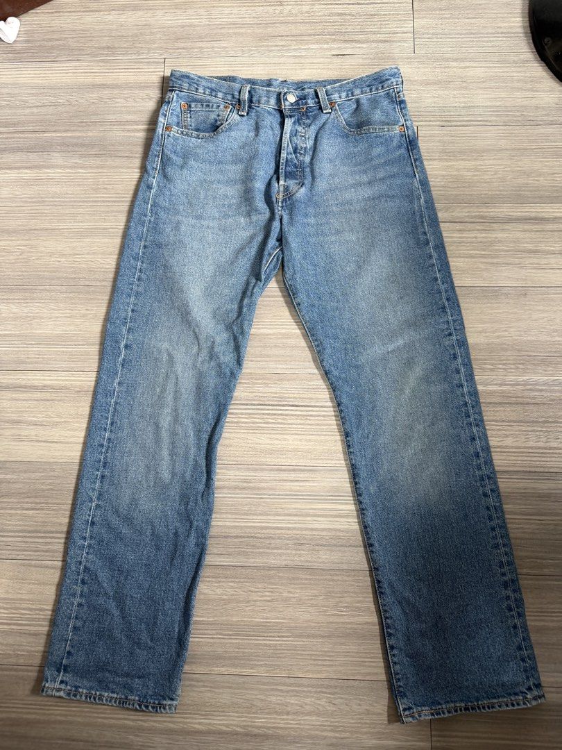 Levis 501 93’ (Category: Jeans) located in Makati City. Submitted by livelaughthrift (Listing ID 1459732602, Image 2). Description: AUTHENTIC Levis 501 93’ Condition = Used Once Only W 33 L 40 Rare piece 501 (best pair of levis) Could last your whole life Button Fly REFUND if proven fake❗️ .