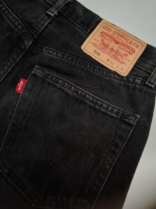Levi's 505 Black Jeans W32 L31 (Category: Jeans) located in Quezon City. Submitted by ktriona (Listing ID 1459791009, Image 1). Description: .