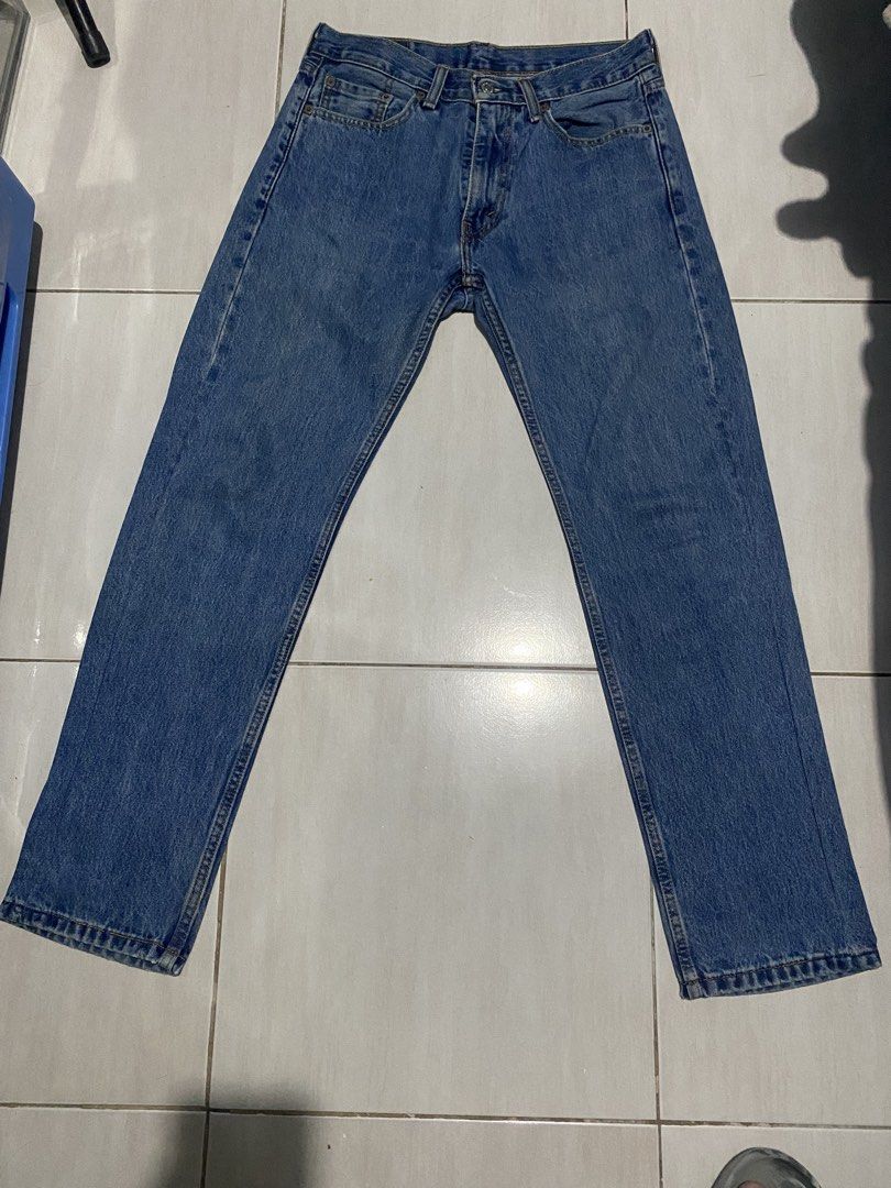 Levi's 505 Denim Jeans (Category: Jeans) located in Rizal. Submitted by kenrick_2003 (Listing ID 1459823143, Image 1). Description: Levi's 505 Leather tab Authentic 💯 Fittings: Slim Fit Waist: 30 Hem: 7 Length: 40 .
