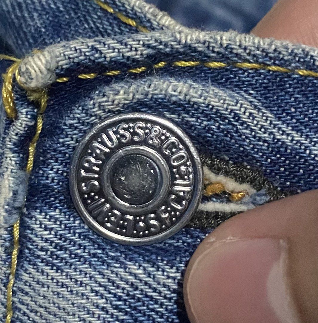 Levi's 505 Denim Jeans (Category: Jeans) located in Rizal. Submitted by kenrick_2003 (Listing ID 1459823143, Image 3). Description: Levi's 505 Leather tab Authentic 💯 Fittings: Slim Fit Waist: 30 Hem: 7 Length: 40 .