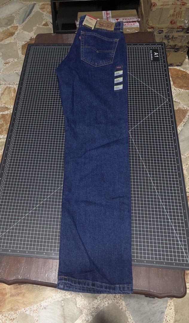 Levi’s 514 (Category: Jeans) located in Meycauayan. Submitted by trinidad_trading (Listing ID 1459752305, Image 3). Description: Levi’s 514 Size 32 Dimensions 16x41 Brand New Condition 10/10 Price 3,000+Shipping Fee.