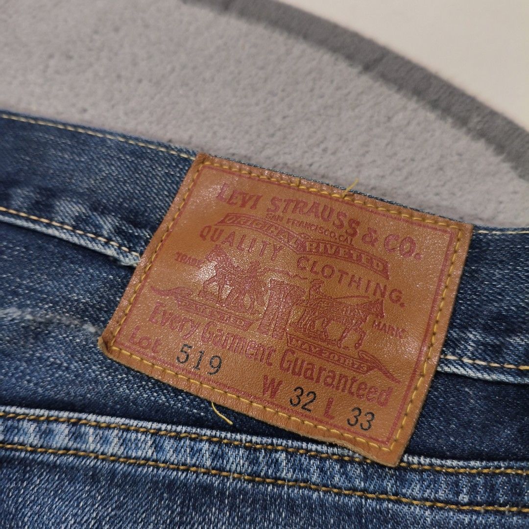 LEVIS 519 BLANK TAB JEANS (Category: Other Bottoms) located in Calatrava. Submitted by ermitany0 (Listing ID 1459825276, Image 2). Description: Levis 519 jeans well used size: 32-33 Length: 30.5" front rise: 10" thigh: 11.5" Hem: 7.5" issue: cut hem, color may vary due to lighting ✅ please check photos for more details ✅ location: Negros Occidental PM if interested 📩📩📩📩.