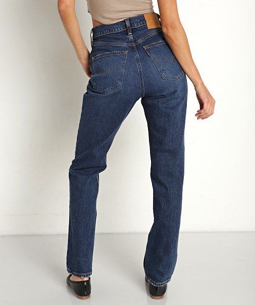 levis premium 70’s high im straight (Category: Jeans) located in Catmon. Submitted by menchyyong97407 (Listing ID 1459807980, Image 3). Description: - High-waisted fit - Straight leg cut - Sturdy and durable denim - Timeless, versatile style 🍋le v!s premium 70’s high slim straight 🍋likew new (leather patch) 🍋w: 24-25 l:39.5.