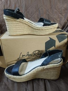 (Category: ) located in . Submitted by chicandglowbargains (Listing ID 1459699747, Image 1). Description: .
