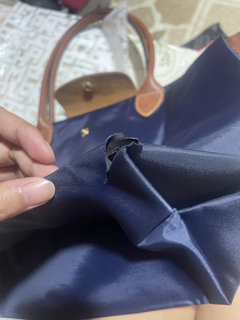 Longchamp Le Pliage Small (Category: Shoulder Bags) located in Las Pinas. Submitted by tinaclutz (Listing ID 1459749737, Image 3). Description: Bought from an online shop in original condition for ₱6500 See defect.