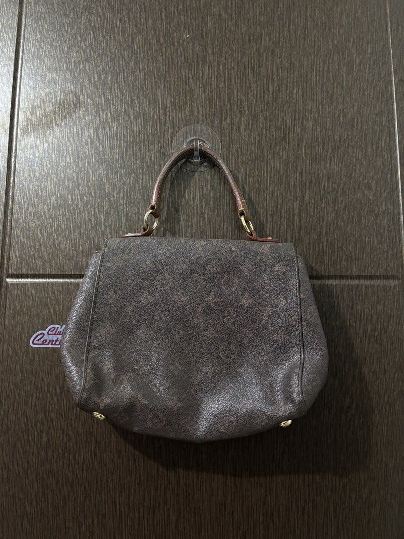 LOUIS VUITTON 2016 MONOGRAM CLUNY BB SATCHEL BAG (Category: Luxury Bags & Wallets) located in Naga. Submitted by archivedseller (Listing ID 1459822727, Image 2). Description: •RANK AB •SIGN OF WEAR, SCRATCHES,MINOR STAIN (REMOVABLE)AND RUBS •ONE SIZE.