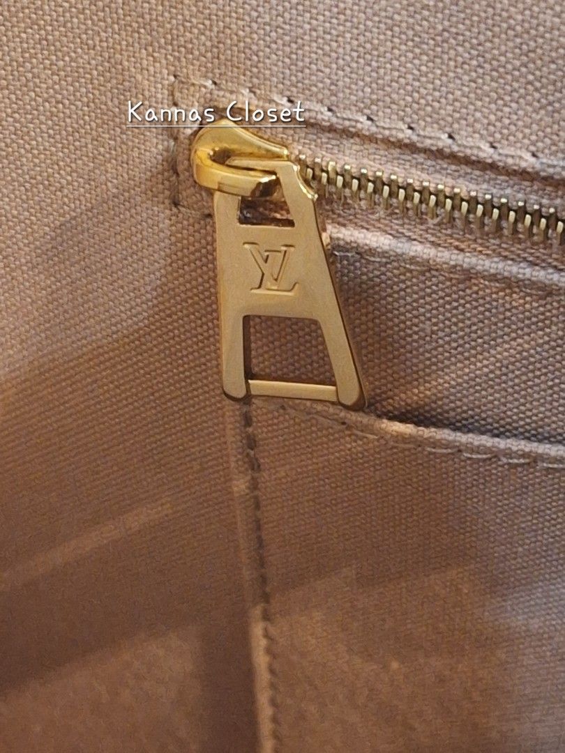 Louis Vuitton Onthego Tote Bag (Category: Luxury Bags & Wallets) located in Taguig. Submitted by criskana85 (Listing ID 1459827132, Image 3). Description: - Authentic Louis Vuitton Onthego Tote Bag - Classic Monogram Canvas - Genuine Leather Handles and Trim - Elegant Gold Hardware with LV Logo Zipper Pull - Made in Italy - Comes with Authenticity Card and Dust Bag - Ideal for Everyday Use.