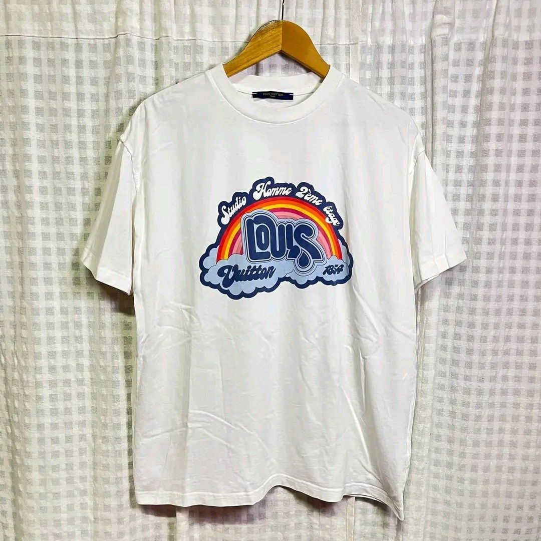 louis vuitton Tshirt (Category: Activewear) located in Trece Martires City. Submitted by cosmicpenguin_d55bec (Listing ID 1459892003, Image 1). Description: louis vuitton 💼 Tshirt size.