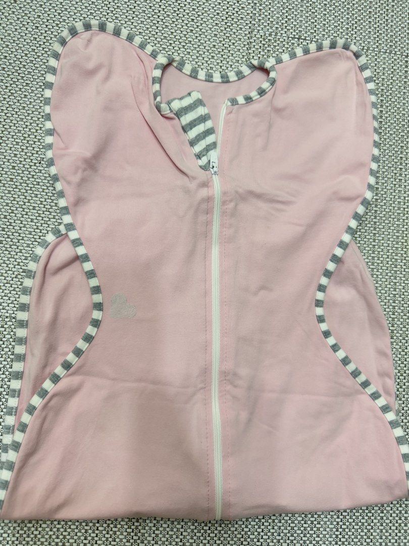 Love to dream swaddle M (Category: Babies & Kids Fashion) located in Manila. Submitted by mir.calix (Listing ID 1459835931, Image 1). Description: .