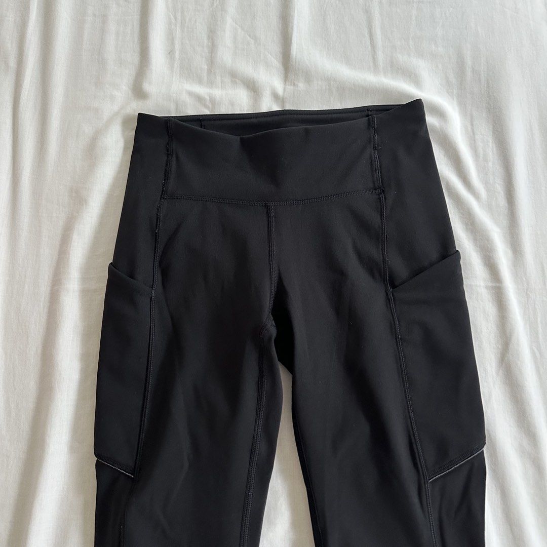 Lululemon Black Cropped Leggings Size 2 (Category: Activewear) located in San Juan City. Submitted by keep.it.clean (Listing ID 1459813716, Image 2). Description: comes with side pockets.