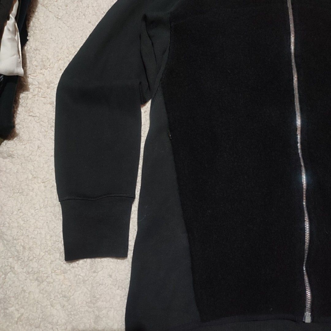 Lululemon Black Stand out Sherpa Jacket (Category: Coats, Jackets and Outerwear) located in Manila. Submitted by anthonig (Listing ID 1459876609, Image 3). Description: Length: 26-28 inches Width: 19 inches Price: 1500 negotiable Condition: 9.5/10 Issues: none PM if interested or for inquiries Meetups within MANILA only Can do shipping at buyers expense.