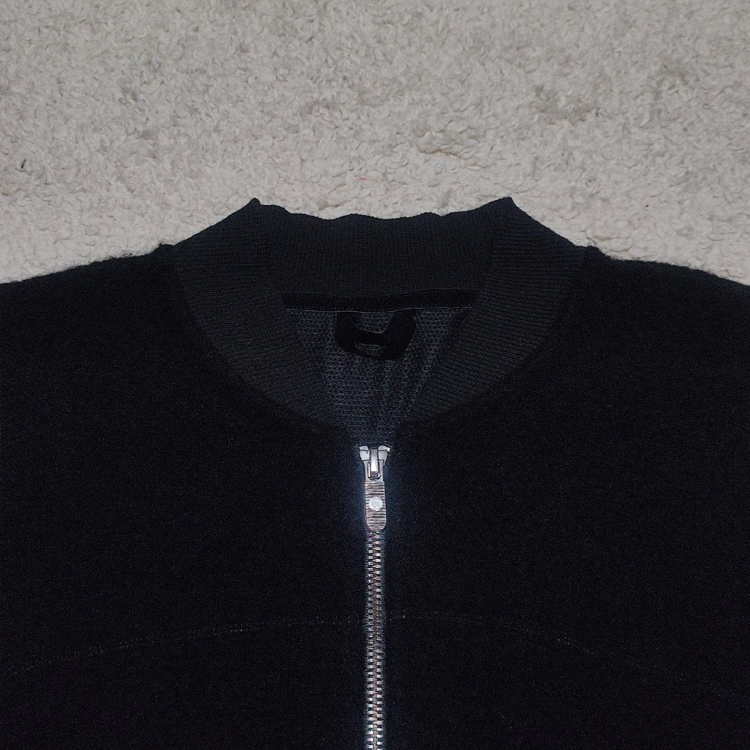Lululemon Black Stand out Sherpa Jacket (Category: Coats, Jackets and Outerwear) located in Manila. Submitted by anthonig (Listing ID 1459876609, Image 1). Description: Length: 26-28 inches Width: 19 inches Price: 1500 negotiable Condition: 9.5/10 Issues: none PM if interested or for inquiries Meetups within MANILA only Can do shipping at buyers expense.
