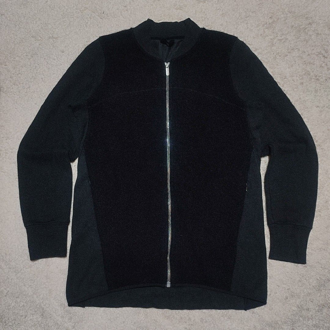 Lululemon Black Stand out Sherpa Jacket (Category: Coats, Jackets and Outerwear) located in Manila. Submitted by anthonig (Listing ID 1459876609, Image 2). Description: Length: 26-28 inches Width: 19 inches Price: 1500 negotiable Condition: 9.5/10 Issues: none PM if interested or for inquiries Meetups within MANILA only Can do shipping at buyers expense.