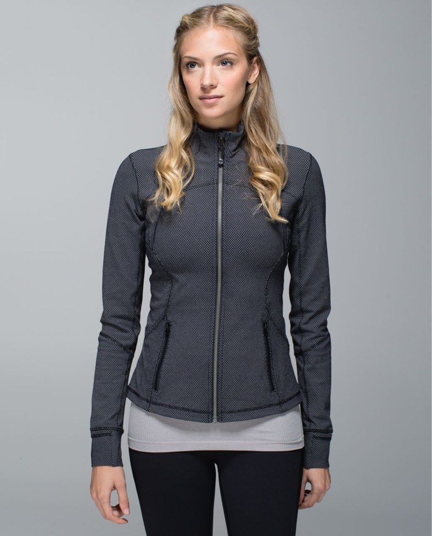 Lululemon Forme Jacket II *Textured Diamond Dot Black White (8) (Category: Activewear) located in Caloocan City. Submitted by lulufanatics (Listing ID 1459881823, Image 1). Description: Lululemon Forme Jacket II *Textured Diamond Dot Black White Size: 8 or Large .