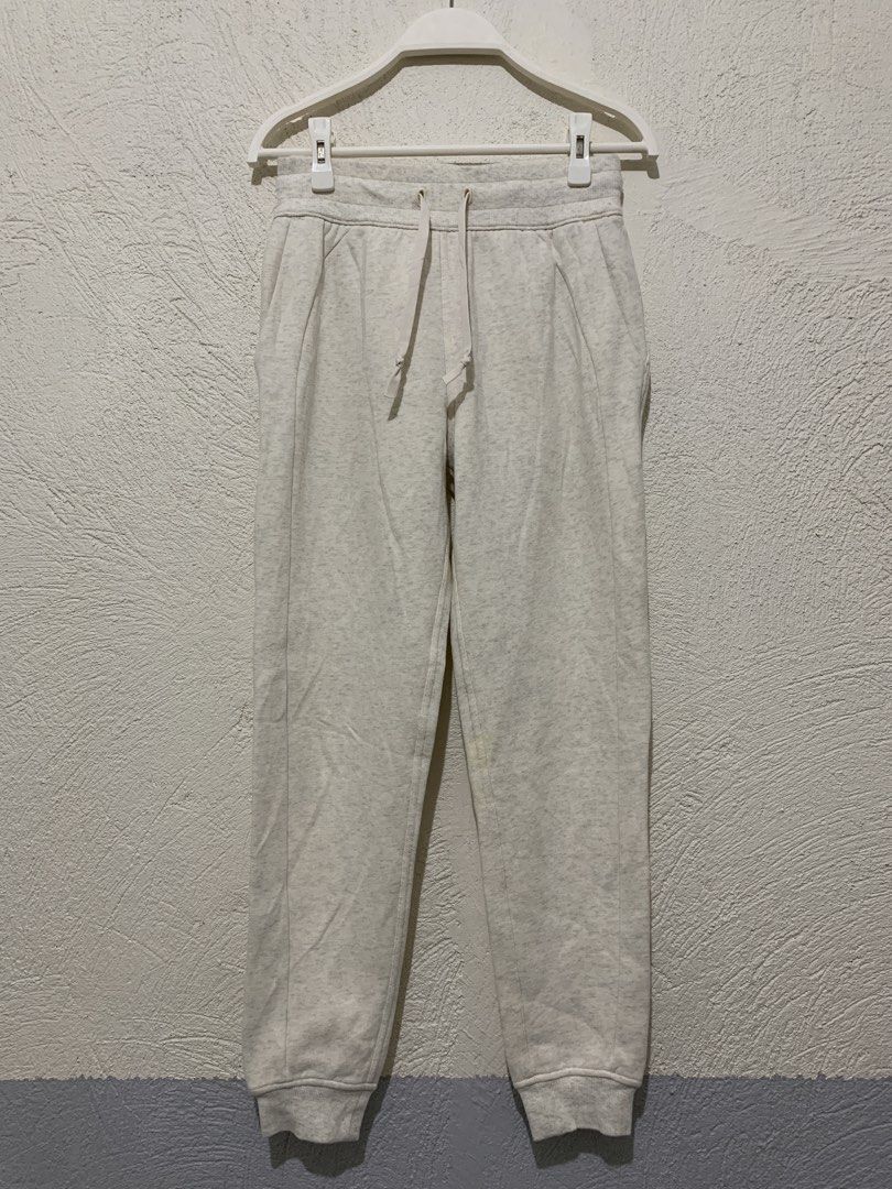 Lululemon Scuba High-Rise Jogger Pants (Category: Other Bottoms) located in Tiaong. Submitted by nycko.concha (Listing ID 1459820356, Image 2). Description: Lululemon Scuba High-Rise Jogger Pants •Size: S •Waist: 26-30 (stretchable) •Length: 37 •Hem: 4 •Condition: Excellent to Like New •Issue: missing washtag •Color Rate: 10/10 •Courier: J&T Express •Location: Quezon Province Note: color may vary due to lighting, always manage your expectations..