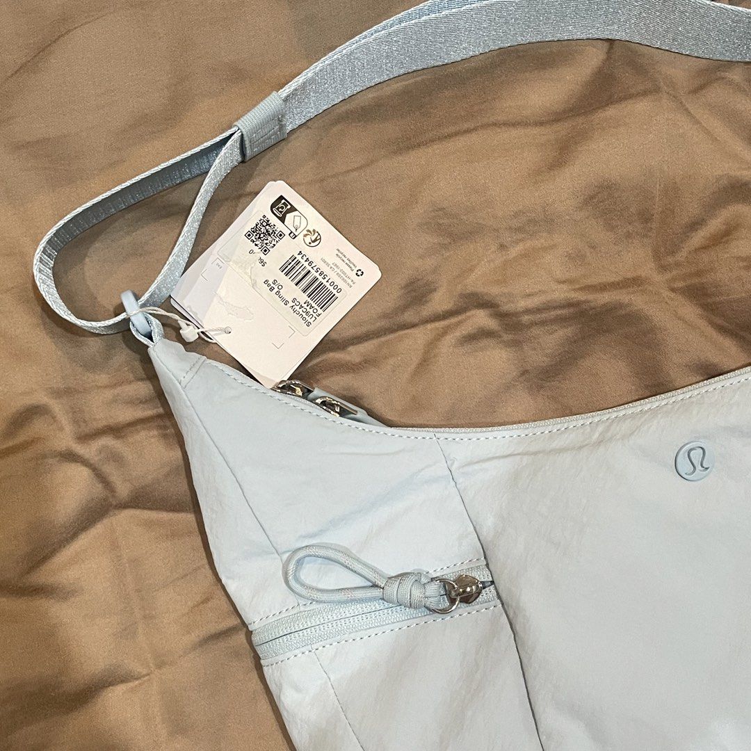 Lululemon Slouchy Sling Bag 6L (Category: Luxury Bags & Wallets) located in Manila. Submitted by yainayu11f34650 (Listing ID 1459763248, Image 2). Description: .
