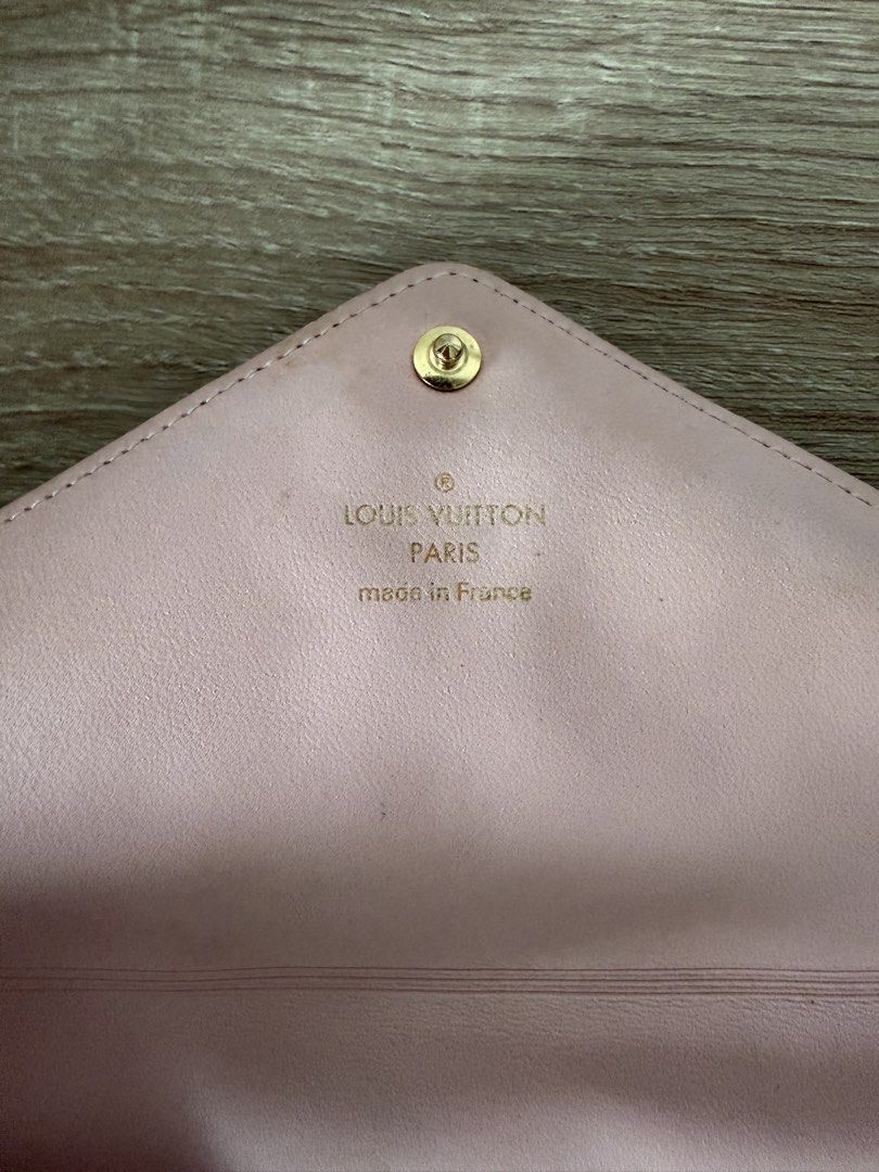 LV KIRIGAMI LARGE MONO/pink (Category: Luxury Bags & Wallets) located in Quezon City. Submitted by mitchy09 (Listing ID 1459697933, Image 3). Description: 100% authentic Serial #SP2148 Color: MONO/PINK.