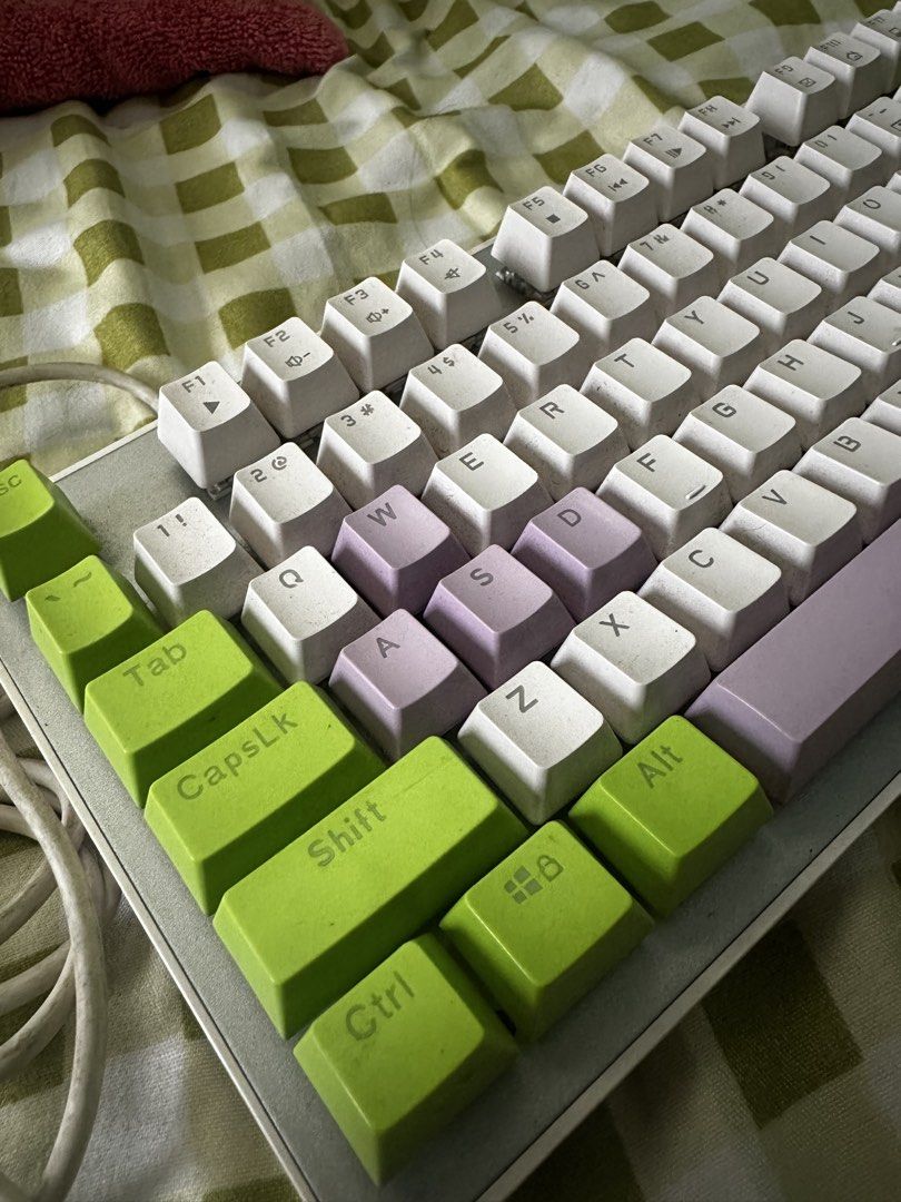 MageGee Mechanical Keyboard (Category: Computer Keyboard) located in Makati City. Submitted by starsiiii (Listing ID 1459722649, Image 2). Description: - MageGee Mechanical Keyboard - NON SWAPPABLE (BLUE) - Reliable wired USB connection - Perfect for both gaming and everyday typing - Shows some light wear on keycaps will include original white keycaps when bought - ALL KEYS WORKING -NO ISSUES (needs clean up lang) -RFS: extra keyboard.