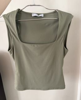 (Category: ) located in . Submitted by curatedclosetbyj (Listing ID 1459775030, Image 1). Description: .