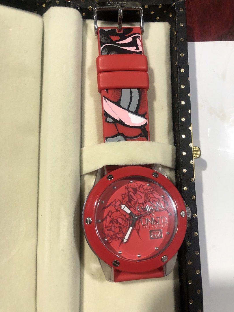 Marc Ecko Unlimited The Exhibit (Category: Men's Watches) located in Imus. Submitted by verjel-31076 (Listing ID 1459844727, Image 2). Description: working with box from Us.