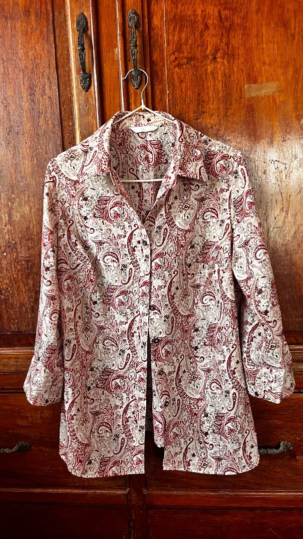 Marks & Spencer Paisley Patterned Long-Sleeve Blouse (Category: Longsleeves) located in Tuguegarao City. Submitted by declutterwithfran (Listing ID 1459748613, Image 3). Description: size: S-L MOD: JNT MOP: MariBank/ Bank Transfer.