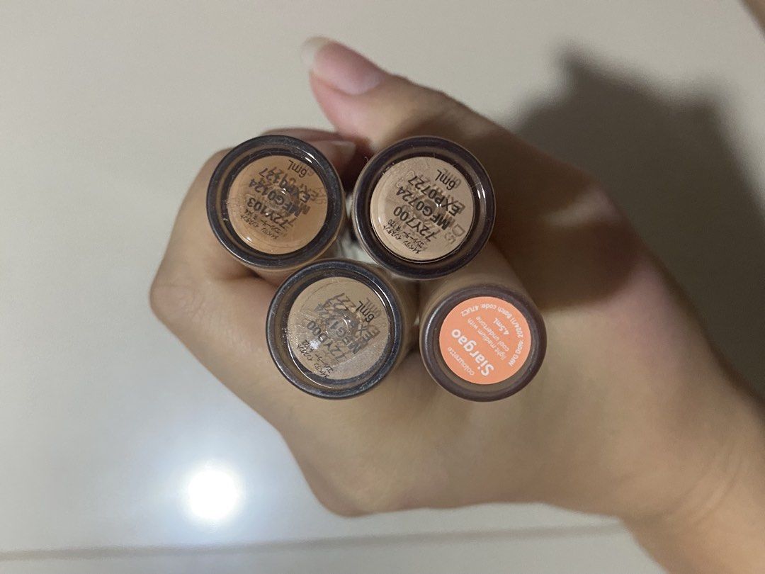 Maybelline Age Rewind Concealer (Category: Makeup) located in Las Pinas. Submitted by declutteredna (Listing ID 1459848512, Image 2). Description: 120 each swatched only Gcash | jnt & lalamove.