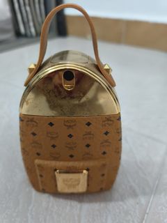 (Category: ) located in . Submitted by tinythotz (Listing ID 1459716240, Image 1). Description: .