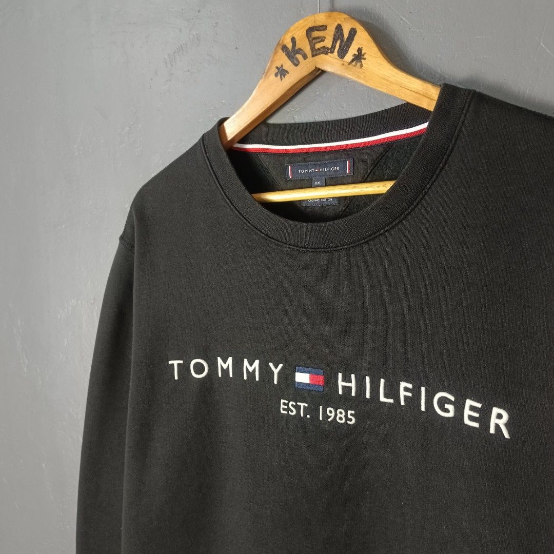Men's - Tommy Hilfiger (Category: Coats, Jackets and Outerwear) located in Bacolod City. Submitted by drop.ph (Listing ID 1459805364, Image 3). Description: Tommy Hilfiger - Embroidered Script Authentic *Size XXL fits XL - 23.5x28.5 *Excellent *No Flaws *Price: 1,500php *Add SF if outside Bacolod City.