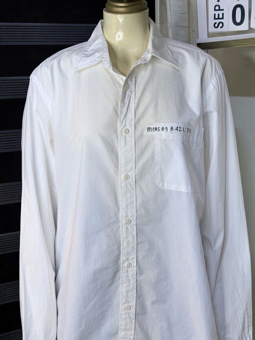 MENS UNIQLO LONGSLEEVES (B3) (Category: Formal Shirts) located in Bulacan. Submitted by nicolaiscloset (Listing ID 1459816705, Image 3). Description: .
