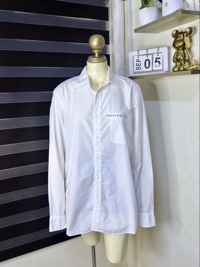 MENS UNIQLO LONGSLEEVES (B3) (Category: Formal Shirts) located in Bulacan. Submitted by nicolaiscloset (Listing ID 1459816705, Image 2). Description: .