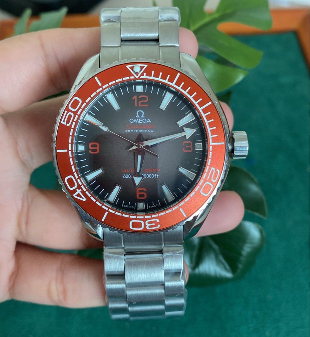 Mens watch automatic (Category: Men's Watches) located in Manila. Submitted by rheamaeaqu05152 (Listing ID 1459760655, Image 2). Description: Actual Photo Onhand stocks Automatic movemnet.