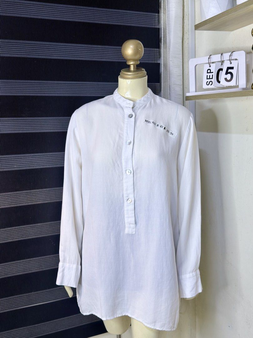 MENS ZARA CHINESE COLLAR (A66) (Category: Formal Shirts) located in Bulacan. Submitted by nicolaiscloset (Listing ID 1459787461, Image 1). Description: Xs on tag but can fit up to large.