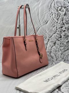 (Category: ) located in . Submitted by redrabbitluxury (Listing ID 1459763575, Image 1). Description: .