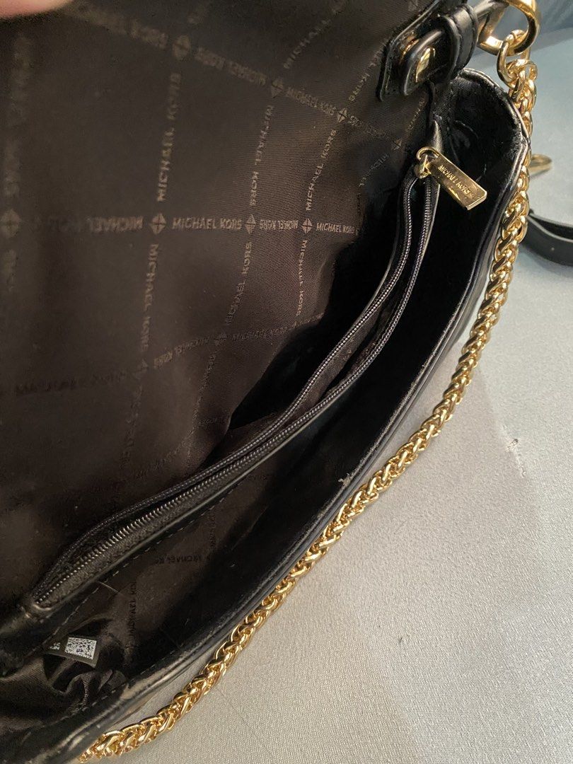 Michael Kors Sonia Medium Leather bag (Category: Luxury Bags & Wallets) located in Trece Martires City. Submitted by miladyoo9 (Listing ID 1459744805, Image 3). Description: Michael Kors Sonia Leather Crossbody bag - Medium size -With gold chain design - can be used as shoulder bag/hand bag or crossbody bag - slightly used (with minimal flaws- see photos).