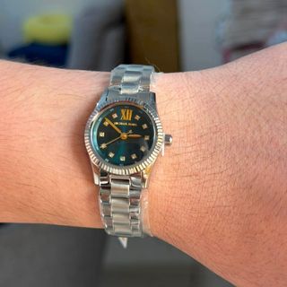 (Category: ) located in . Submitted by authenticbagswatchesco (Listing ID 1459818595, Image 1). Description: .