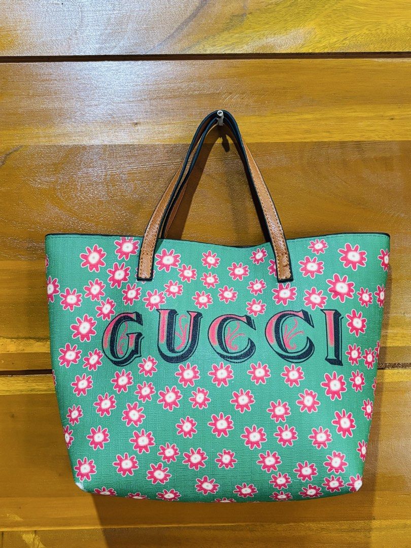 Mini tote bag (Category: Tote Bags) located in Consolacion. Submitted by lcloset29 (Listing ID 1459818482, Image 1). Description: Mini tote bag .