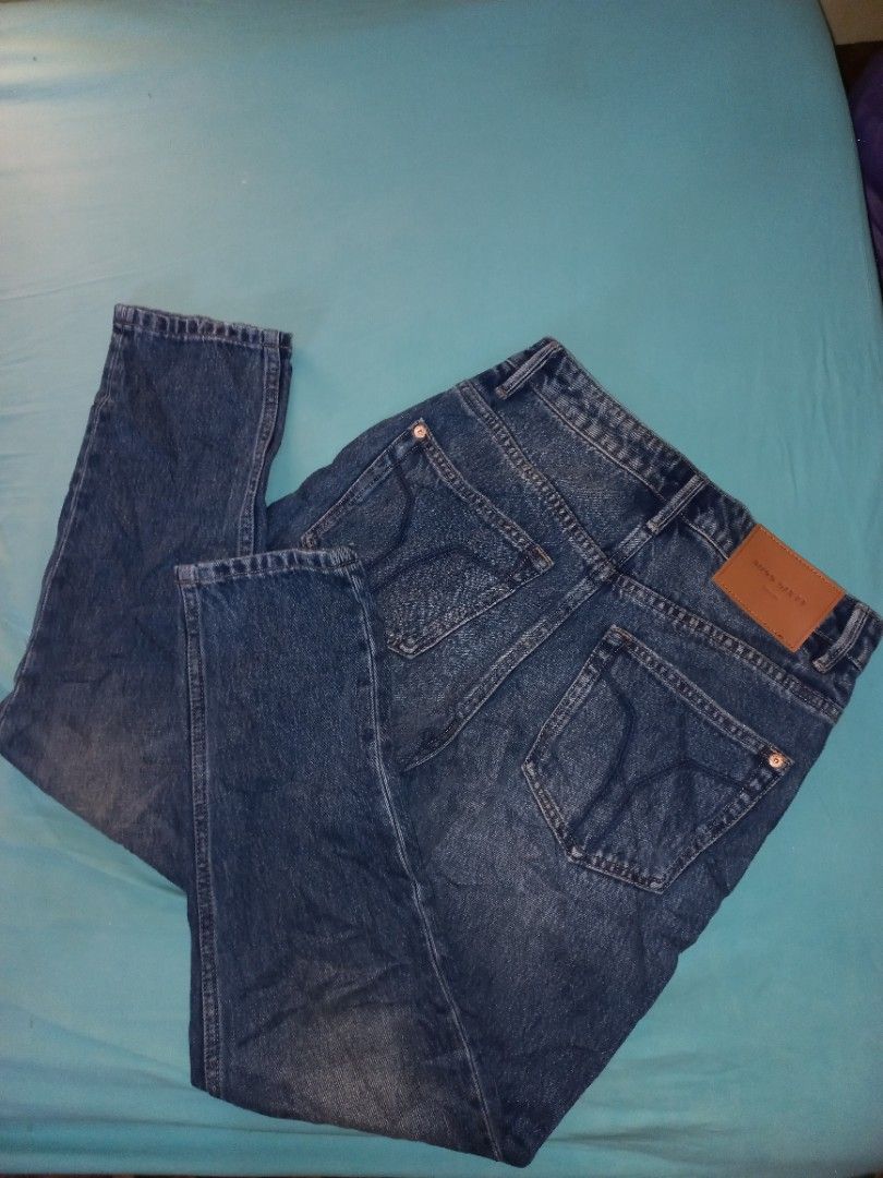 Miss Sixty Denim Jeans Size 24 (Category: Jeans) located in Prosperidad. Submitted by kriscastano1968 (Listing ID 1459815371, Image 2). Description: - Miss Sixty Jeans - Classic Blue Wash - Button Fly Closure - Size: 24 - Fit: Straight Leg - Great everyday staple piece.