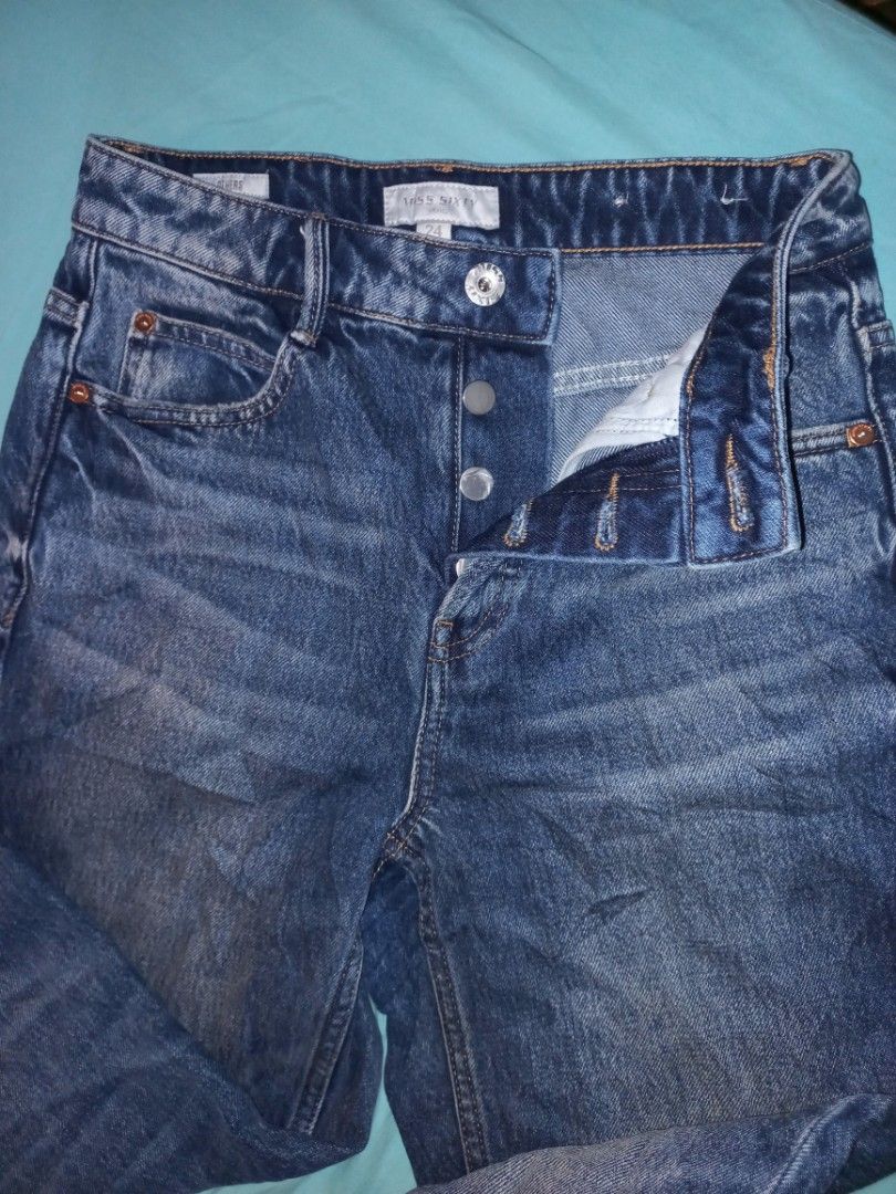 Miss Sixty Denim Jeans Size 24 (Category: Jeans) located in Prosperidad. Submitted by kriscastano1968 (Listing ID 1459815371, Image 3). Description: - Miss Sixty Jeans - Classic Blue Wash - Button Fly Closure - Size: 24 - Fit: Straight Leg - Great everyday staple piece.