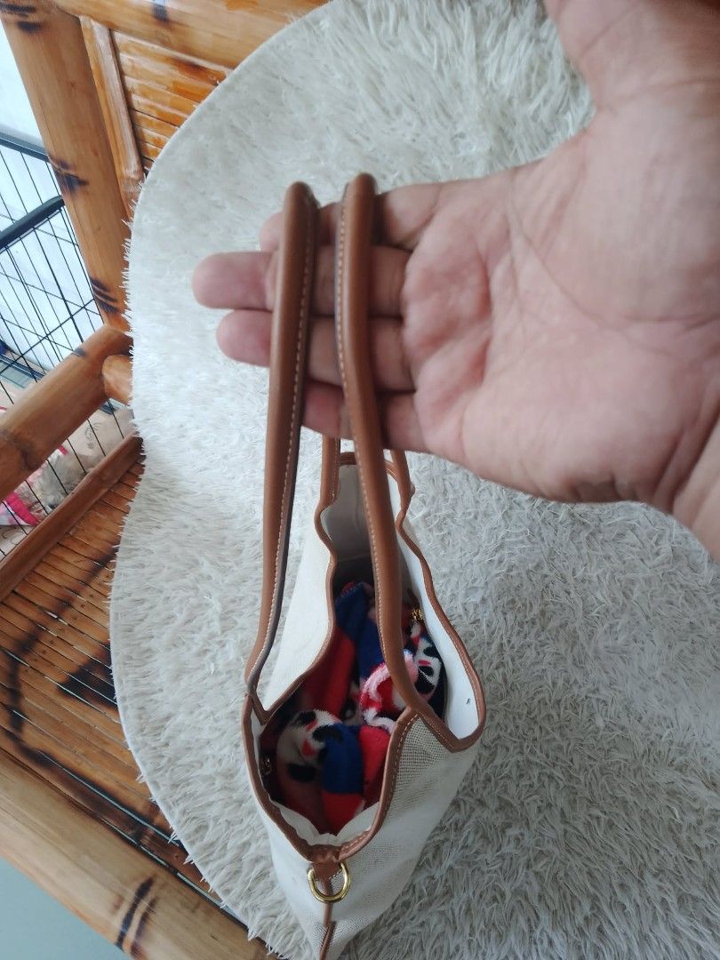 Miu Miu (Category: Shoulder Bags) located in Polomolok. Submitted by youngforest-2089 (Listing ID 1459751685, Image 3). Description: excellent condition issues need Wash po.