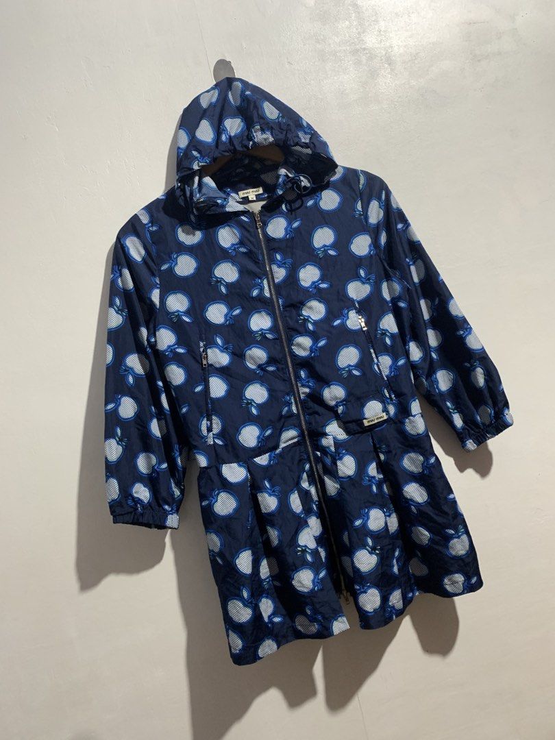 MIU MIU WINDBREAKER JACKET (Category: Coats, Jackets and Outerwear) located in Gumaca. Submitted by getscore.ph (Listing ID 1459799262, Image 2). Description: WTS ❗️MIU MIU WINDBREAKER JACKET❗️ ✅Size: M on tag ✅Dimes: Width 18 Length 29 ✅Color Rate: 9.5/10 ✅Condition: Excellent ✅Issue: None Color may due to lightning NEED WASH FRESH FROM BALE ✨Mine: 780 Add Shipping fee 📍Loc. Gumaca,Quezon 📍Courier: JNT EXPRESS.