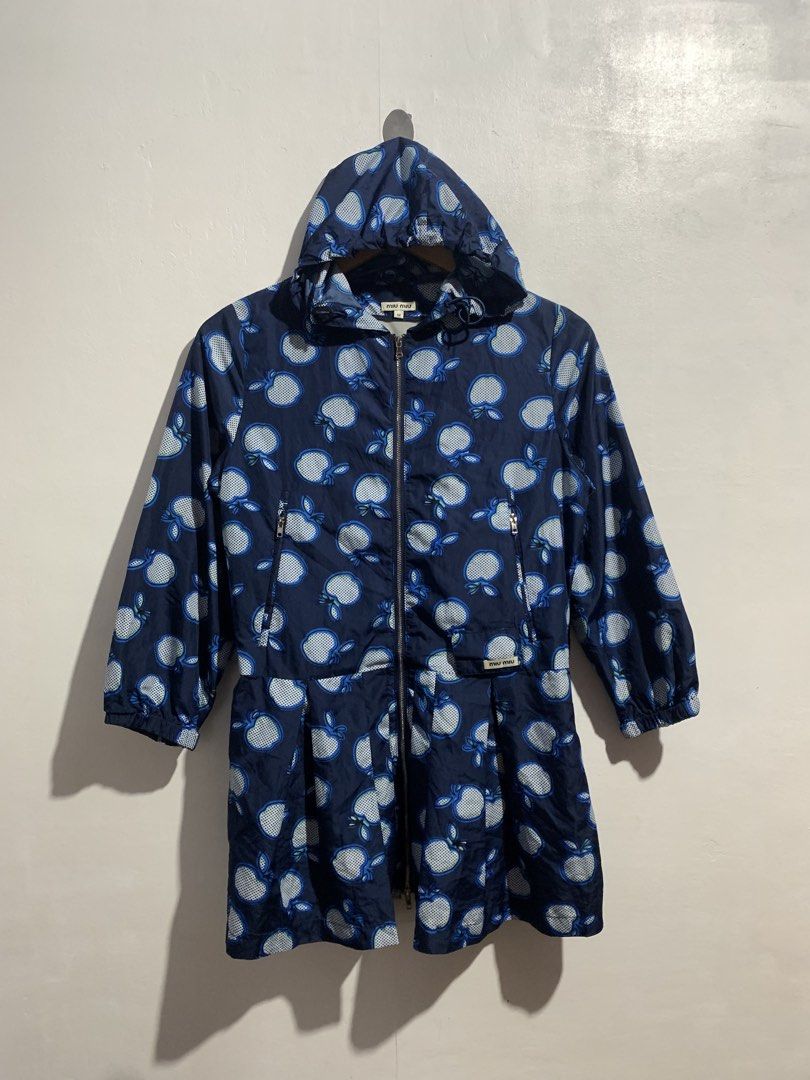 MIU MIU WINDBREAKER JACKET (Category: Coats, Jackets and Outerwear) located in Gumaca. Submitted by getscore.ph (Listing ID 1459799262, Image 1). Description: WTS ❗️MIU MIU WINDBREAKER JACKET❗️ ✅Size: M on tag ✅Dimes: Width 18 Length 29 ✅Color Rate: 9.5/10 ✅Condition: Excellent ✅Issue: None Color may due to lightning NEED WASH FRESH FROM BALE ✨Mine: 780 Add Shipping fee 📍Loc. Gumaca,Quezon 📍Courier: JNT EXPRESS.