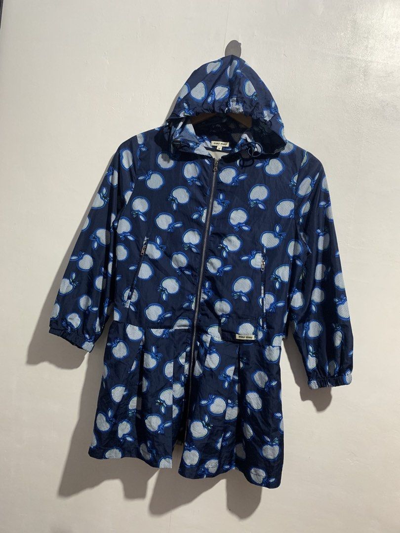 MIU MIU WINDBREAKER JACKET (Category: Coats, Jackets and Outerwear) located in Gumaca. Submitted by getscore.ph (Listing ID 1459799262, Image 3). Description: WTS ❗️MIU MIU WINDBREAKER JACKET❗️ ✅Size: M on tag ✅Dimes: Width 18 Length 29 ✅Color Rate: 9.5/10 ✅Condition: Excellent ✅Issue: None Color may due to lightning NEED WASH FRESH FROM BALE ✨Mine: 780 Add Shipping fee 📍Loc. Gumaca,Quezon 📍Courier: JNT EXPRESS.