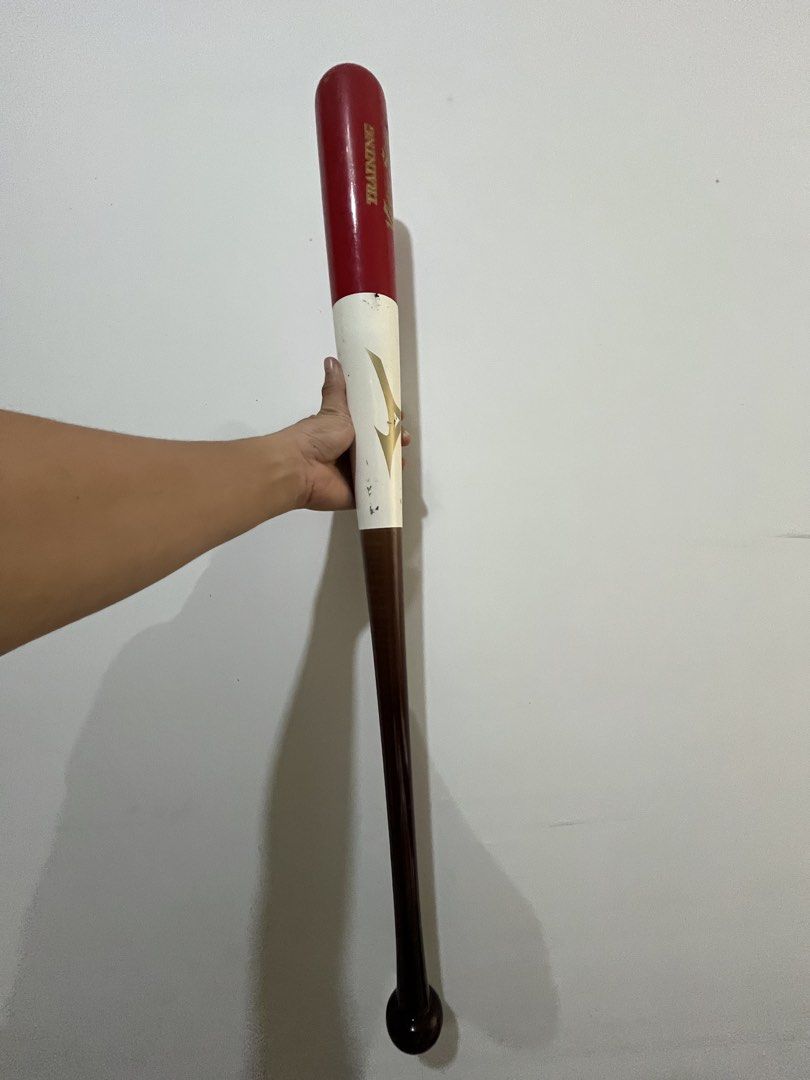 Mizuno Training Victory Stage & Asics NeoRevive Baseball Bats (Category: Other Sports Equipment and Supplies) located in Cebu City. Submitted by footprintf68489 (Listing ID 1459772827, Image 2). Description: - Mizuno Training Victory Stage baseball bat - Asics NeoRevive baseball bat (Made in Japan) - Both bats are red and white - Ideal for baseball practice and games - Get both bats for comprehensive training needs.