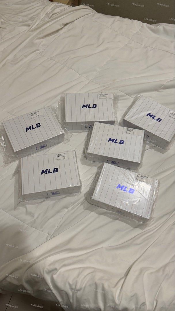 MLB NY MONOGRAM SLING BAG FREE SHIPPING!!! (Category: Sling Bags) located in Lipa City. Submitted by mikelarc (Listing ID 1459716605, Image 2). Description: ₱8,788.75 → ₱1,499 ONLY FREE SHIPPING!!! MLB NY MONOGRAM SLING BAG That clean Korean streetwear look. Premium embossed monogram. Easy everyday carry. AVAILABLE: BLACK | WHITE • Premium embossed monogram finish • 100% Polyurethane (PU) exterior • Compact rectangular crossbody silhouette • Adju